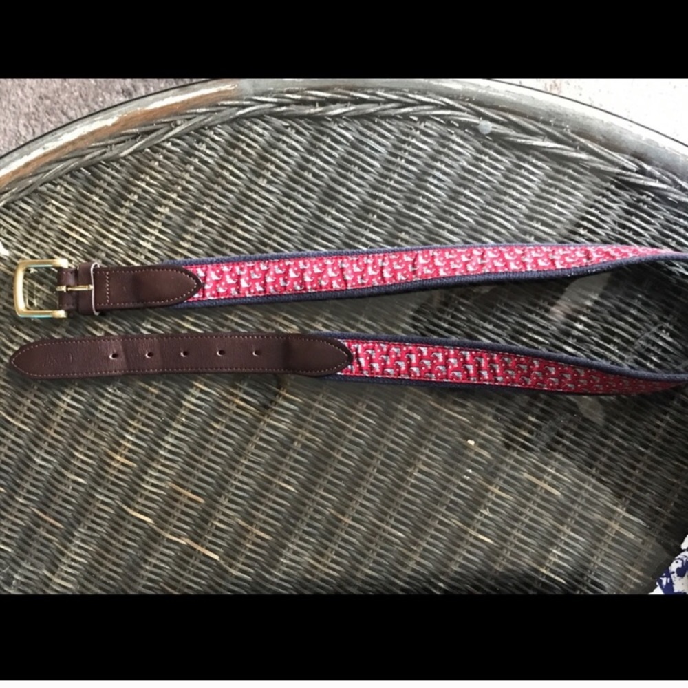 Vineyard vines belt